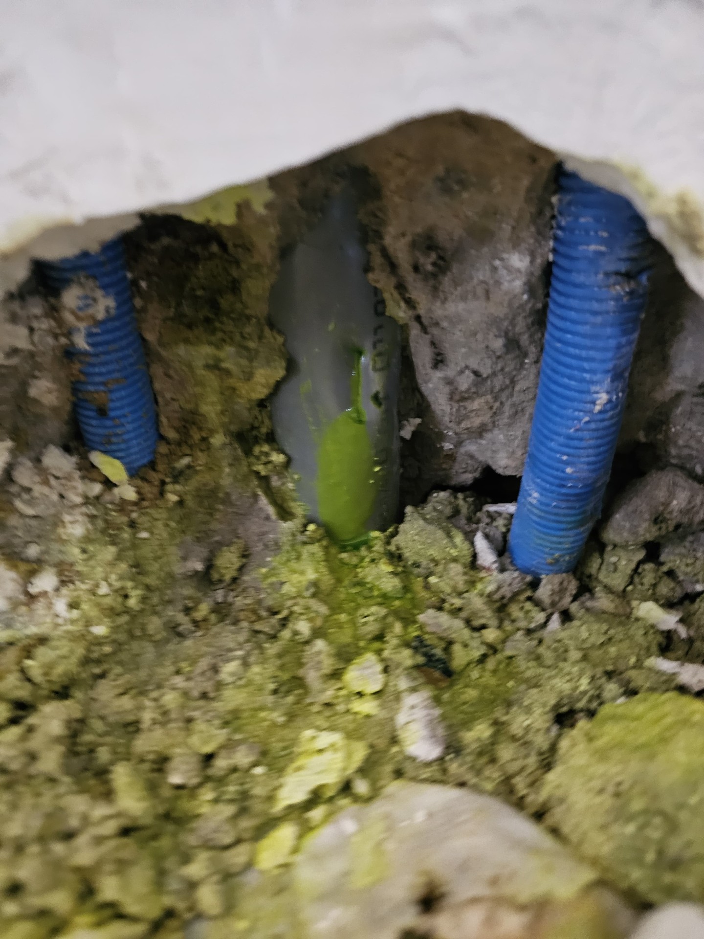 איתור נזילה עם חומר טרייסר